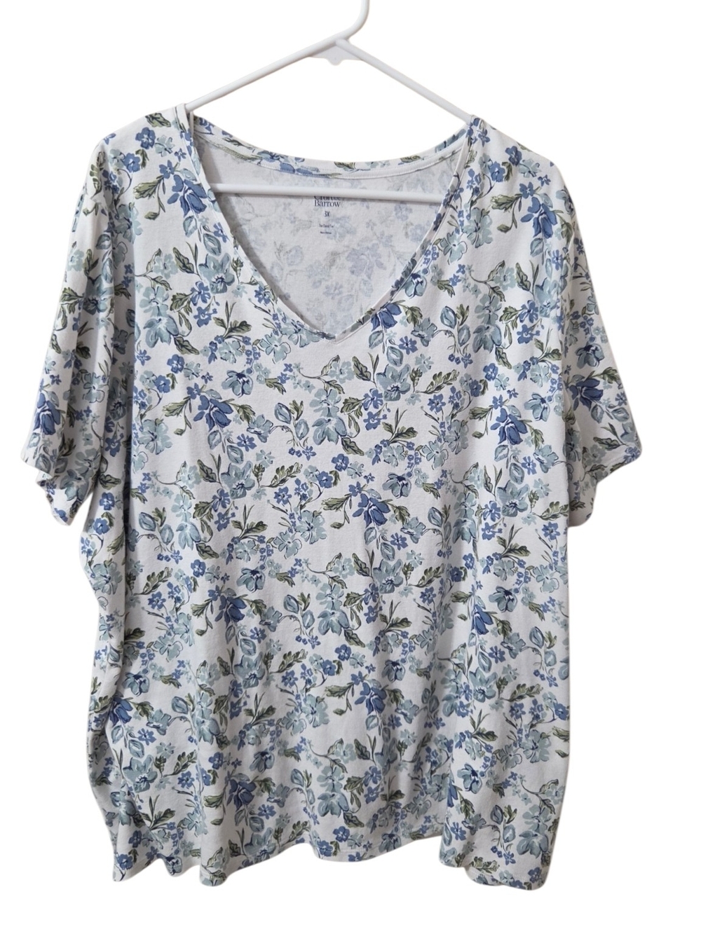 croft & barrow Light Blue Floral V-Neck Short Sleeve Tee